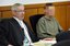 Titel: WP-Foto Michael Kleinrensing Hagen Beschreibung: Anwalt Andreas Trode mit seinem Mandanten: Der Angeklagte aus Hildesheim soll seine Freundin erschossen haben.