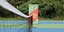 Unbekannte ritzen Hakenkreuze in neue Pickleball-Anlage in Borsum