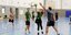Gute Laune ist Pflicht: In Himmelsthür spielen sie Handball ohne Körperkontakt und Schiedsrichter – funktioniert das?