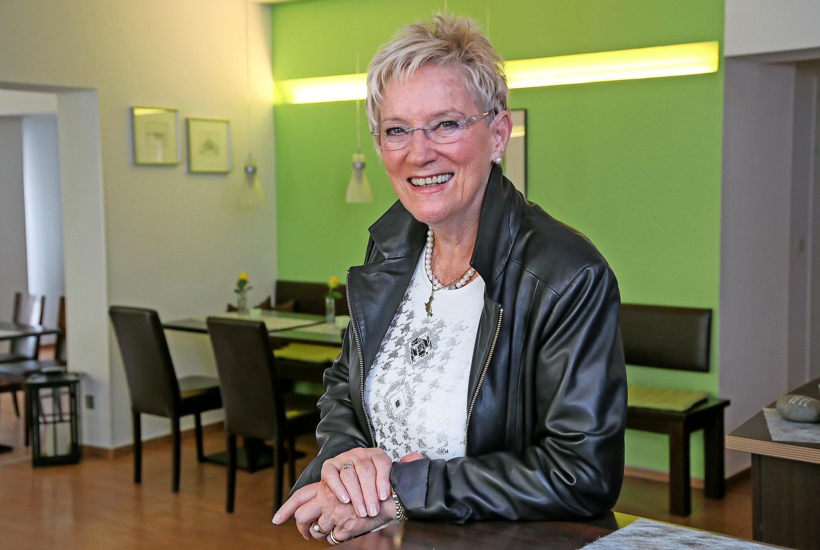 Tafel Chefin Annelore Ressel Will Das Cafe Akku Ubernehmen