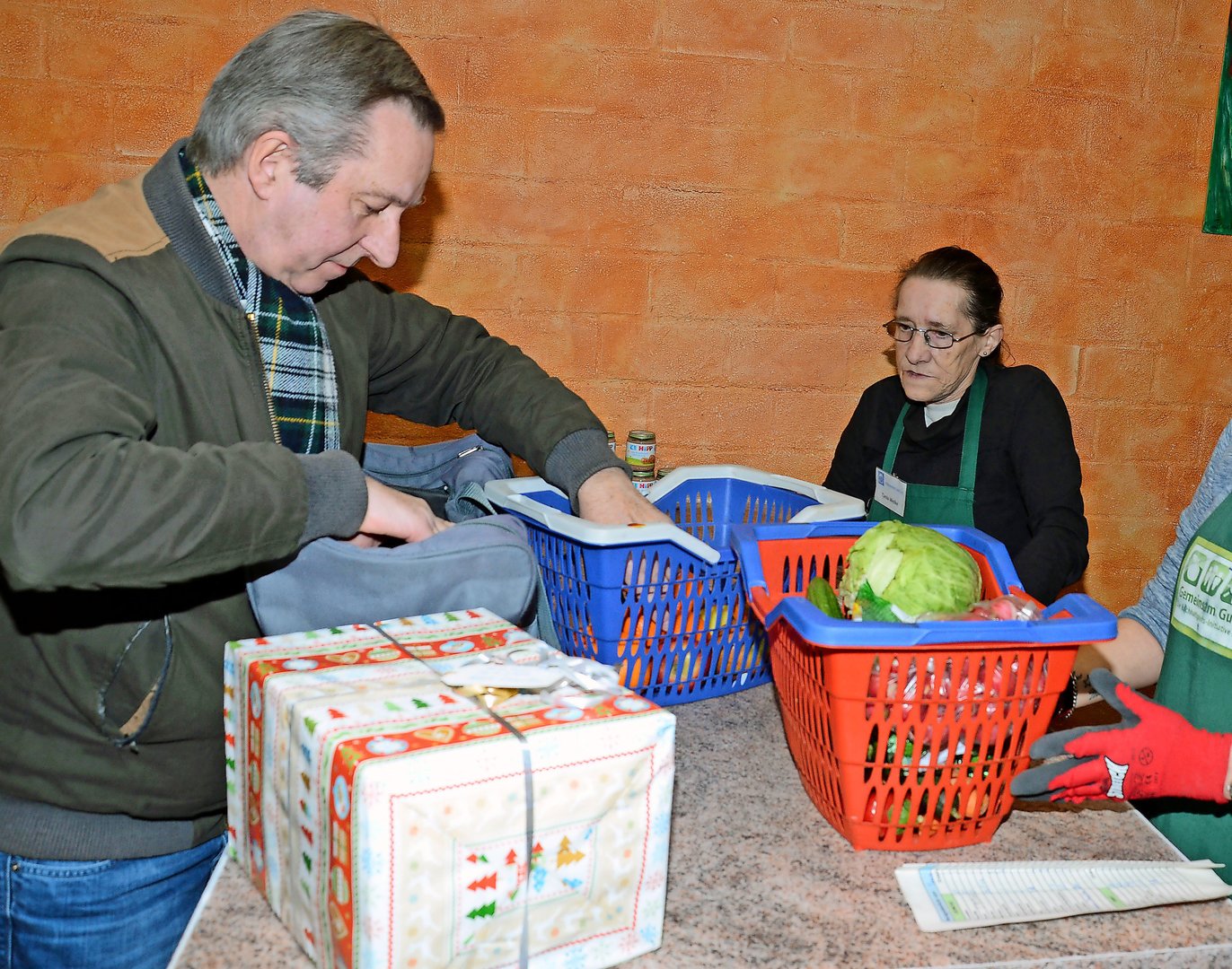 Vor Dem Fest Viel Arbeit Bei Der Hildesheimer Tafel