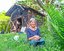 Titel: Waldkindergarten Beschreibung: Christina Magro vor dem neuen Basislager des Waldkindergartens Mamamiti.