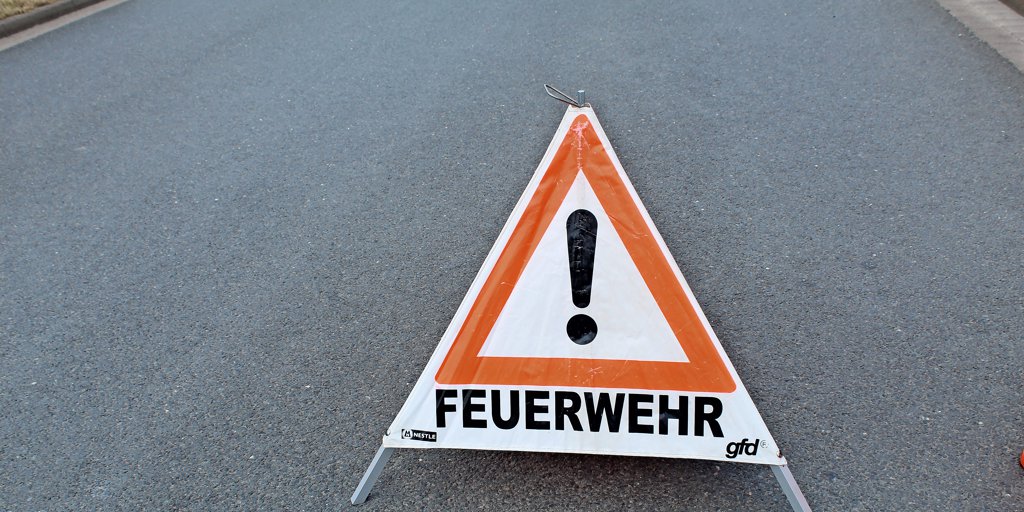 Qualmende Feuerschale löst Feuerwehreinsatz bei Lamspringe aus