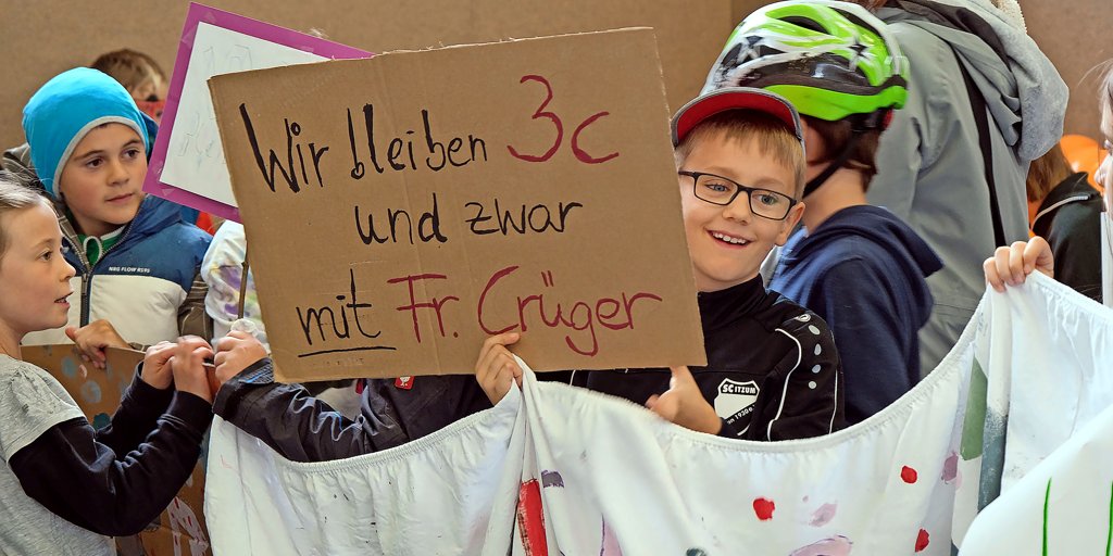 Darf Ein 17 Jähriger Ohne Eltern Verhört Werden Nach Grundschul-Eklat: Itzumer Eltern wenden sich an Minister Tonne