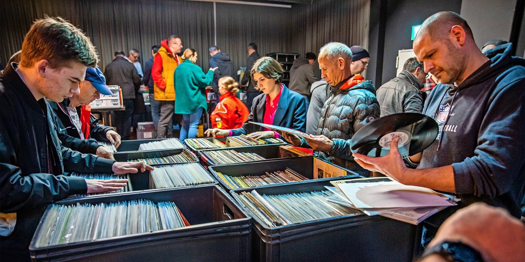 Bei der AWO-Plattenbörse in Hildesheim ist Depeche Mode immer noch der ...