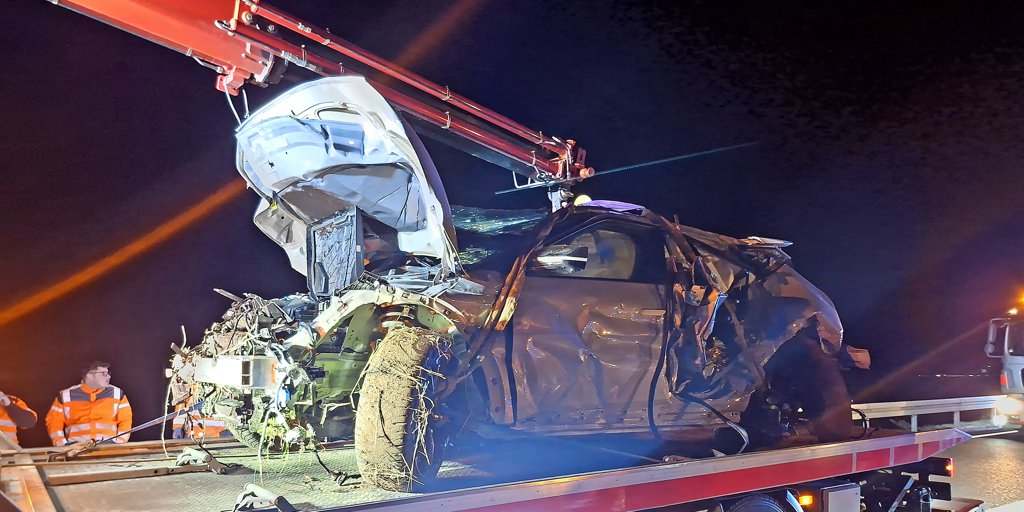 Car collides on the A7 near Seesen: Vehicle plunges down embankment ...