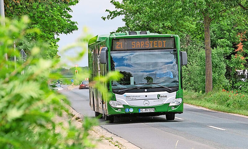 Keine Maske: Fahrer will Frau im Kreis Hildesheim aus dem Bus schmeißen - Hildesheimer Allgemeine