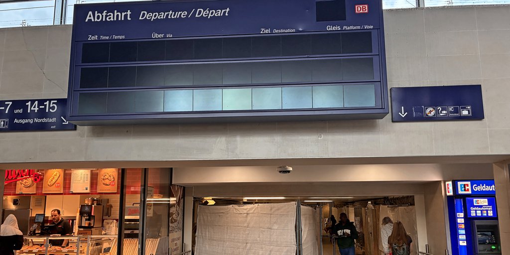 Large display board at Hildesheim main station has been out of order for ...
