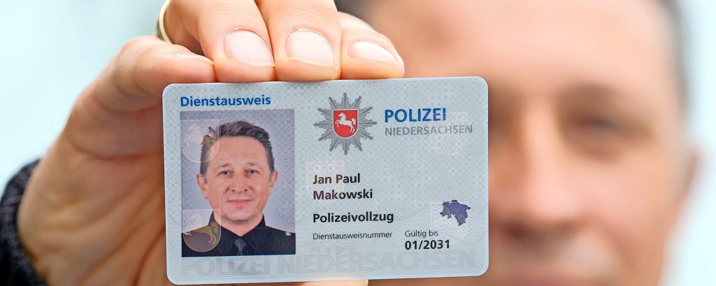 Warum Polizisten in Niedersachsen sich mit einem grünen Lappen