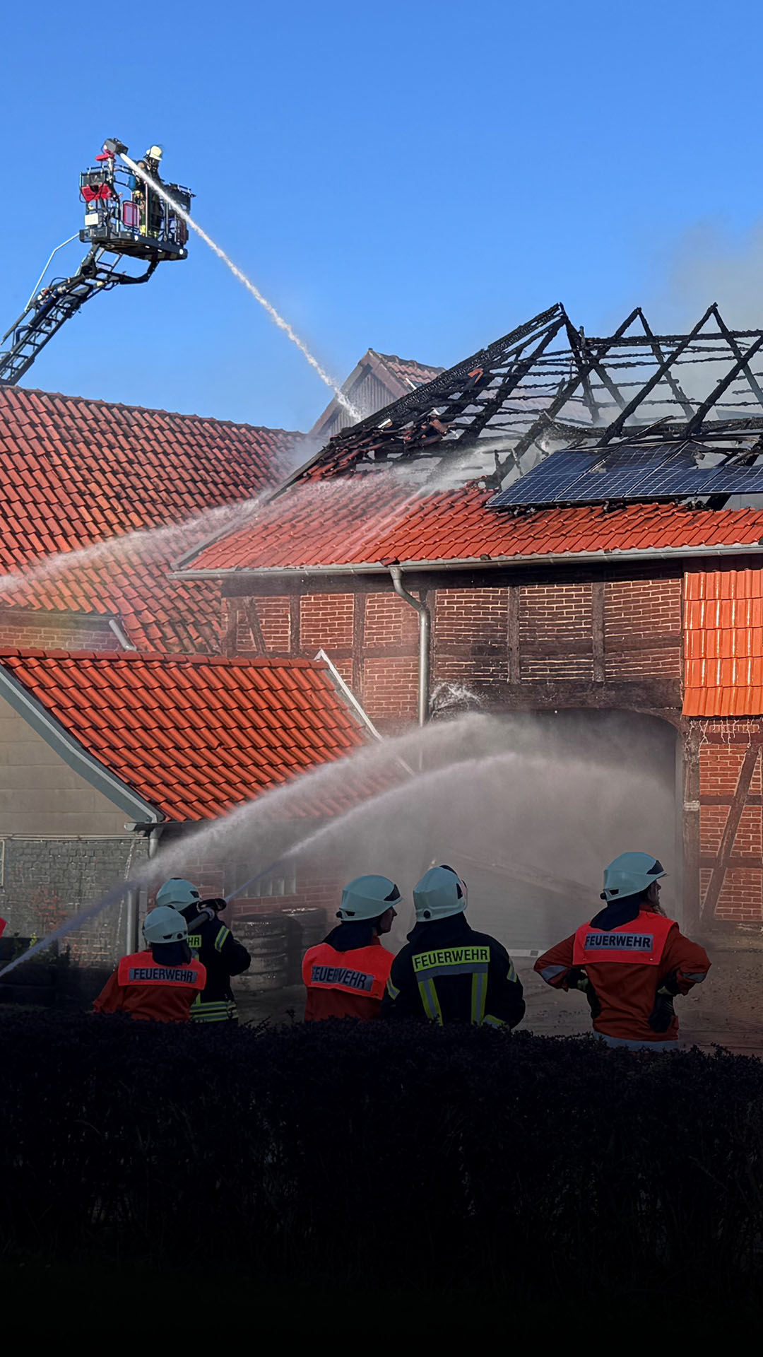 Feuerwehreinsatz: Brennendes Haus in Bledeln
