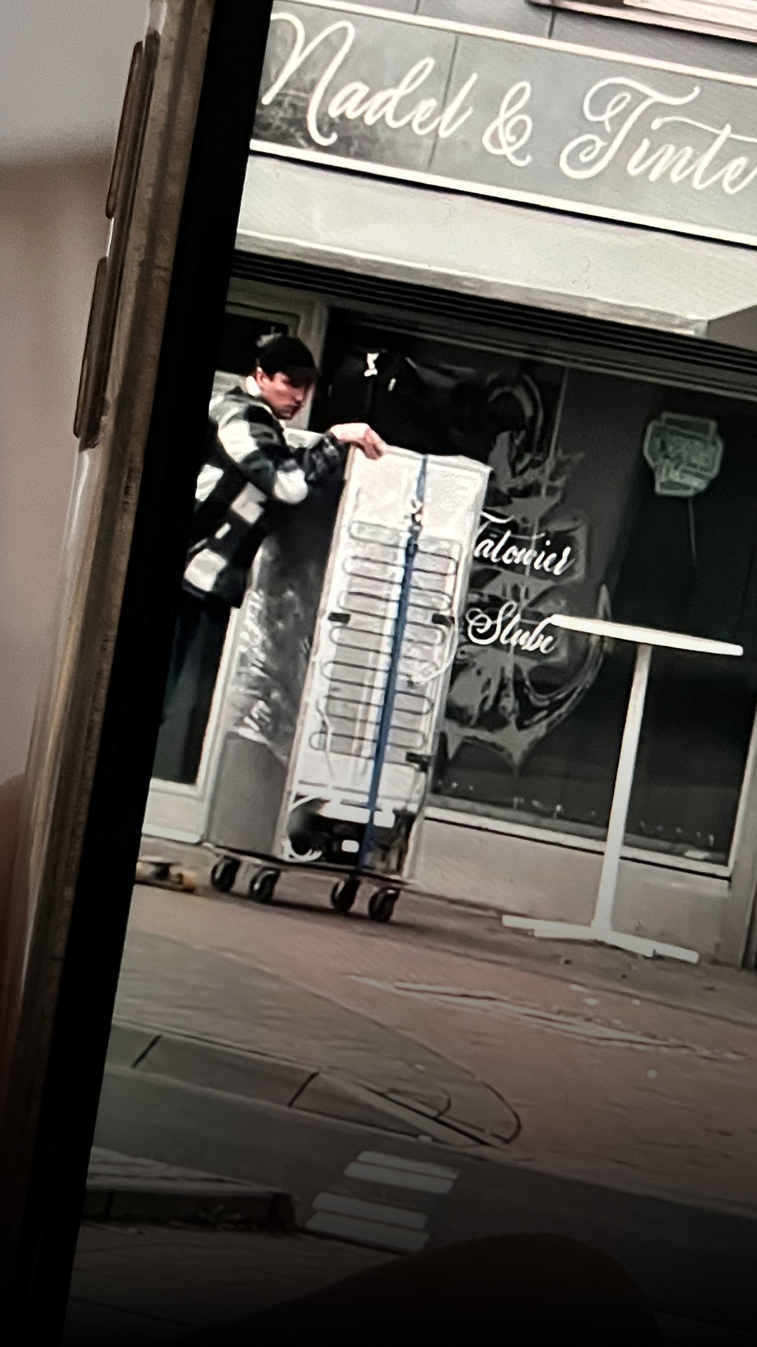 Hildesheimer Kühlschrank-Dieb auf dem Skateboard