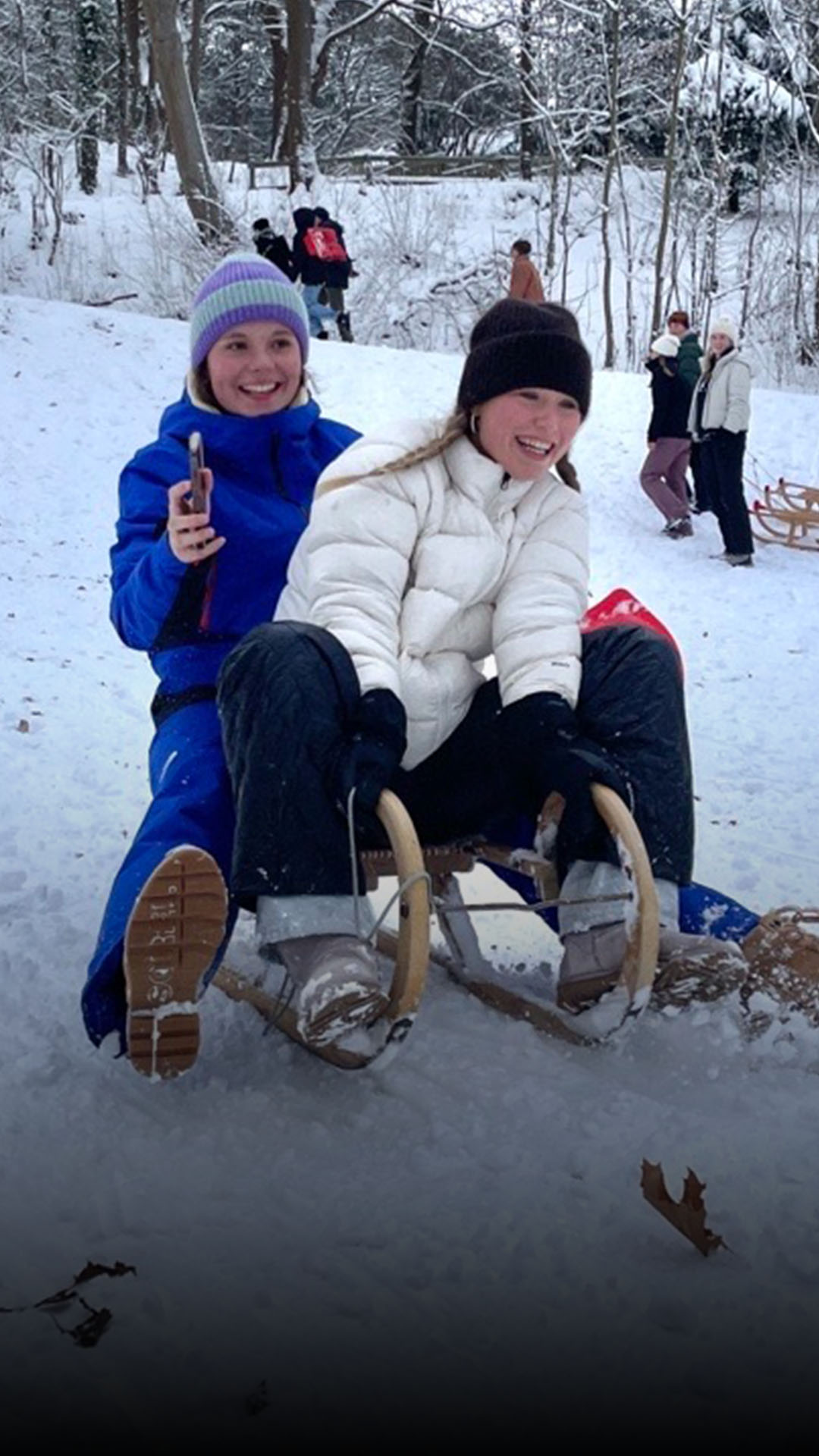 Spaß auf der  Rodelbahn am Kriegerdenkmal