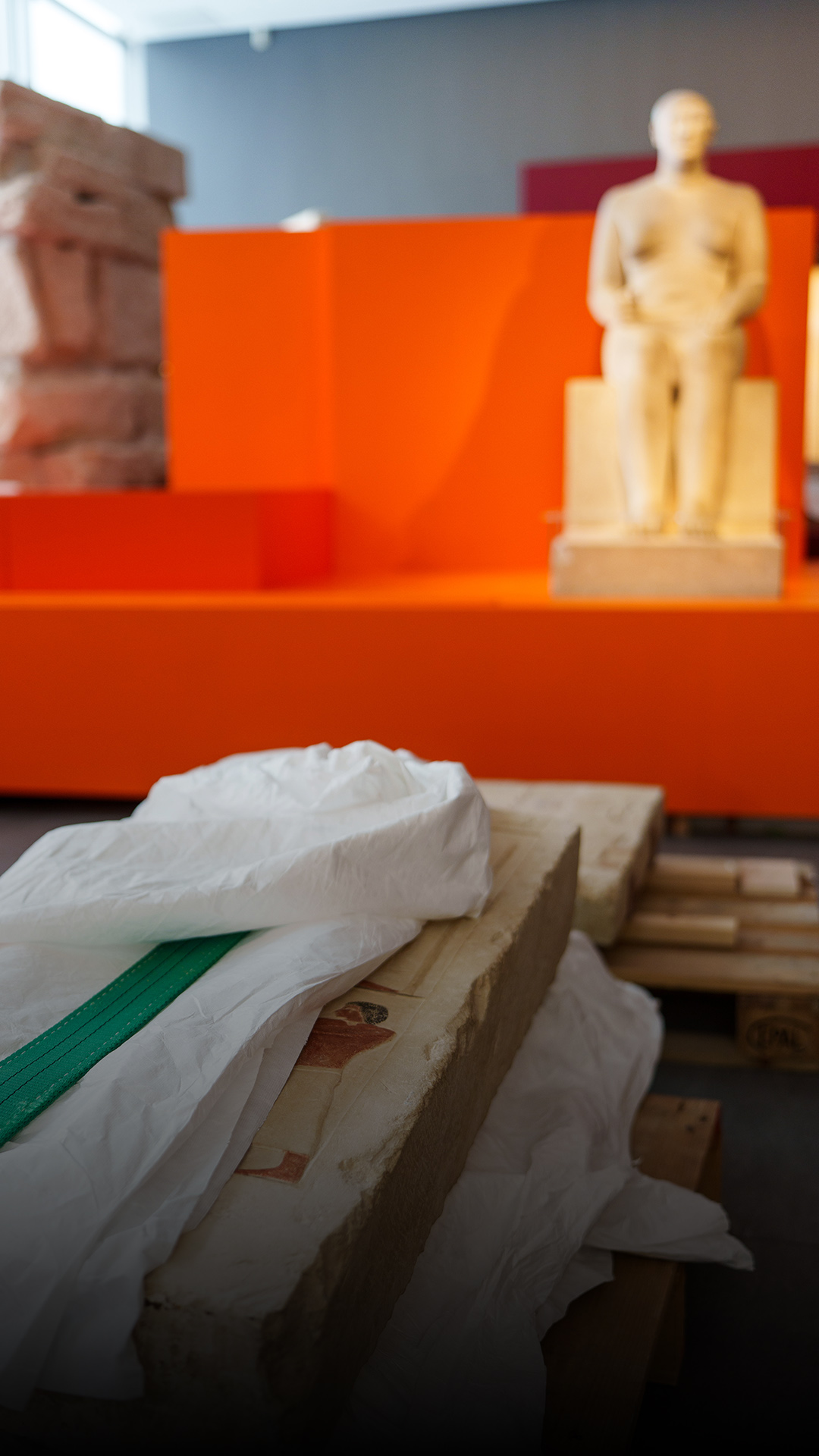 Erste Einblicke in die neue Ausstellung im RPM