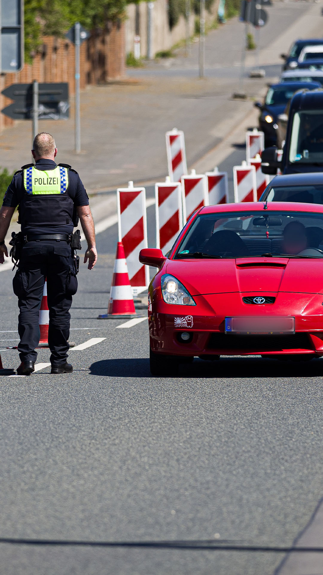 Polizei legt mit Großkontrolle Verkehr in der Innenstadt fast lahm