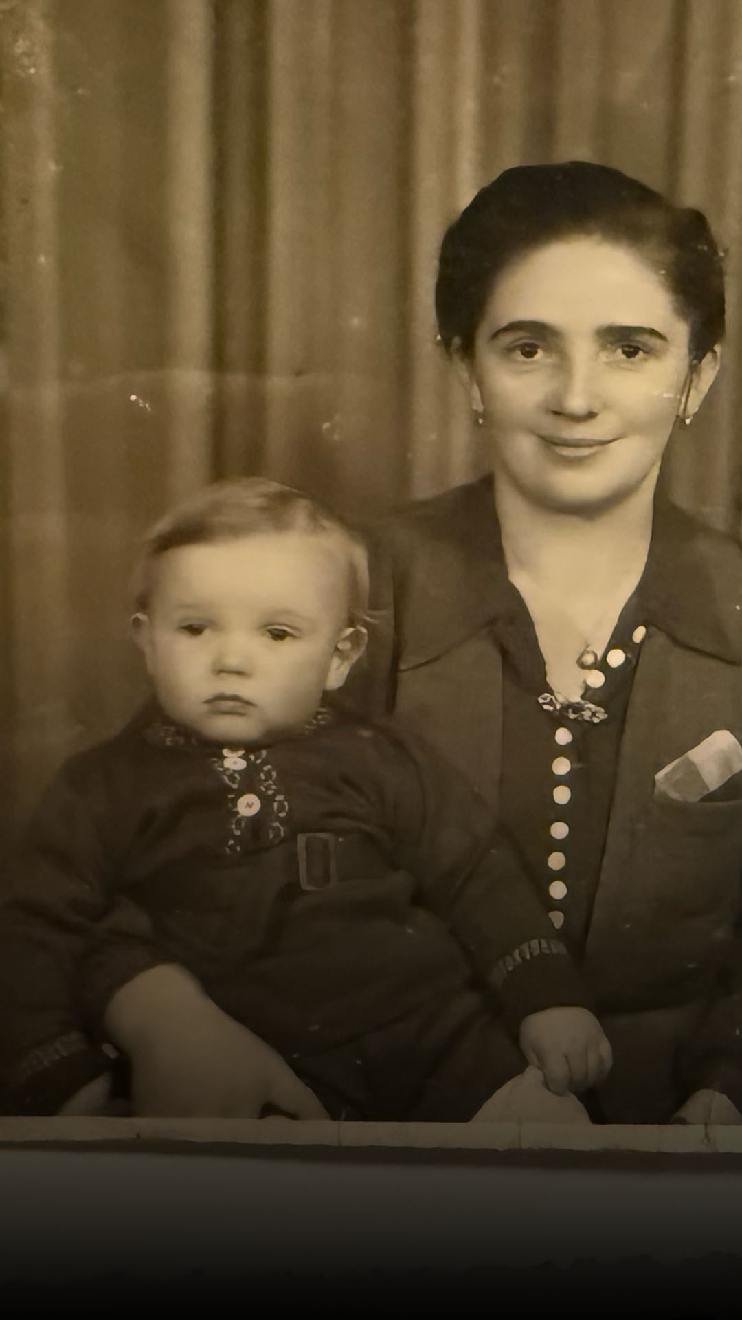 Als Dreijähriger kauerte Friedrich Wißmann zum Schutz vor den Bomben in einer Mulde