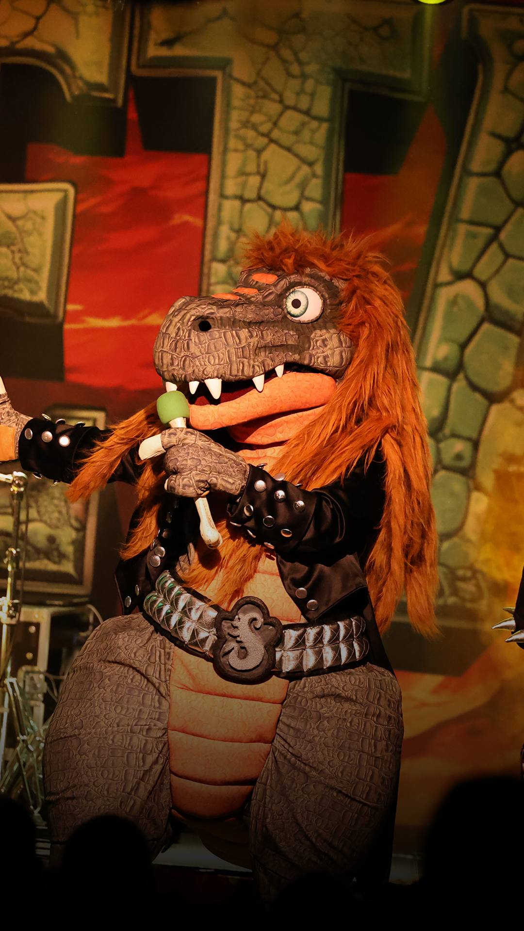 Dino-Metal in der Kufa: Heavysaurus spielt 70-Minuten-Konzert